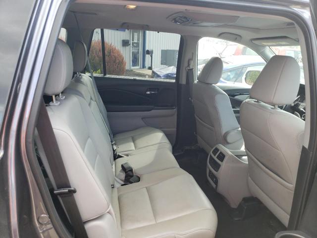 Photo 11 from auction – 2017 HONDA PILOT TOUR with VIN 5FNYF6H99HB040579