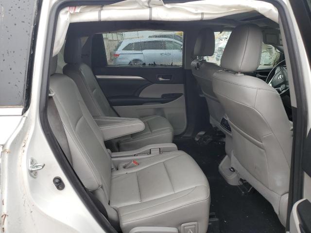 Photo 10 from auction – 2018 TOYOTA HIGHLANDER with VIN 5TDJZRFH1JS816998