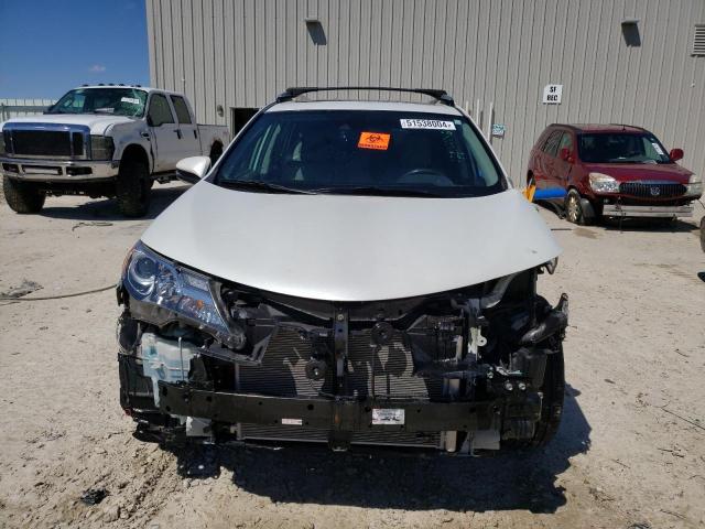 Photo 5 from auction – 2015 TOYOTA RAV4 LIMIT with VIN 2T3DFREV4FW302369
