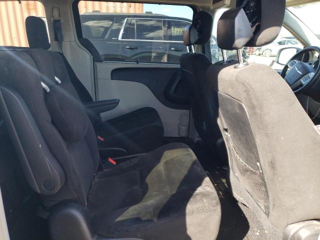 Photo 11 from auction – 2016 CHRYSLER TOWN & COU with VIN 2C4RC1BG3GR177317
