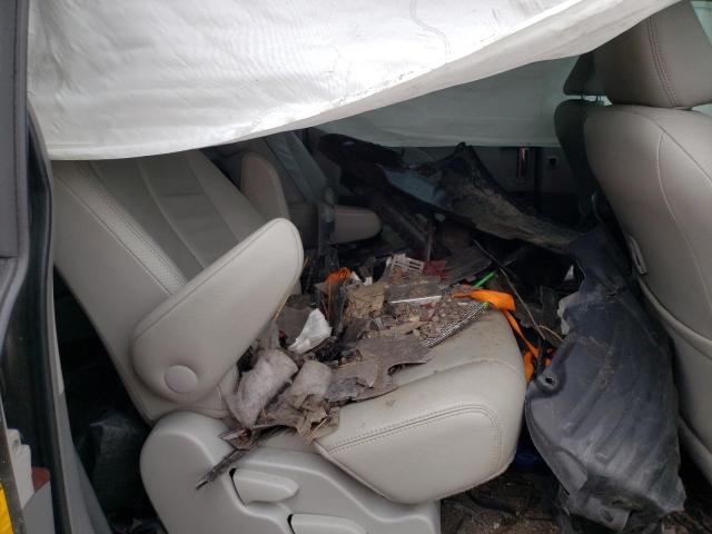Photo 11 from auction – 2014 TOYOTA SIENNA XLE with VIN 5TDYK3DCXES430254