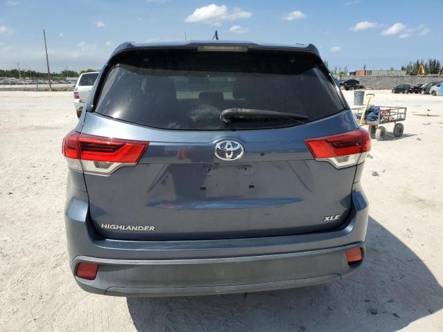 Photo 6 from auction – 2018 TOYOTA HIGHLANDER with VIN 5TDKZRFH9JS276918