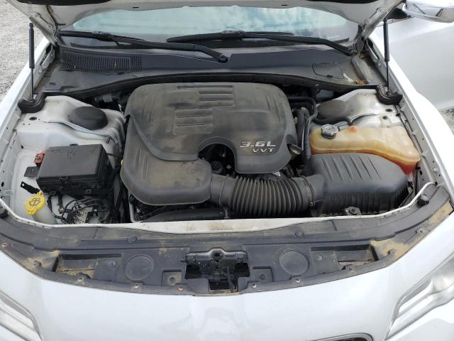 Photo 11 from auction – 2018 CHRYSLER 300 LIMITE with VIN 2C3CCAEG2JH148703