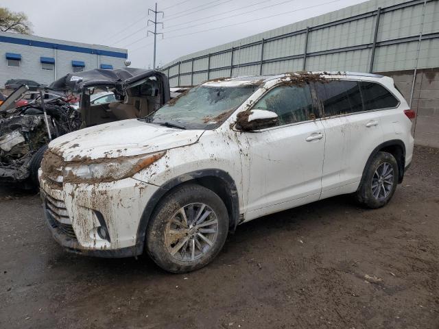 TOYOTA HIGHLANDER 2018 with VIN 5TDJZRFH1JS816998 - Photo from auction