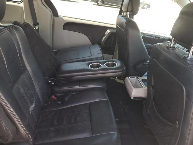 Photo 11 from auction – 2016 CHRYSLER TOWN & COU with VIN 2C4RC1BG0GR231382