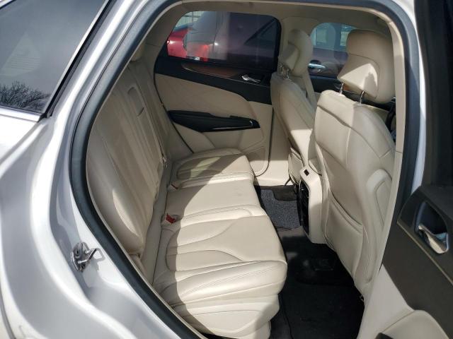 Photo 11 from auction – 2016 LINCOLN MKC RESERV with VIN 5LMTJ3DH7GUJ01348