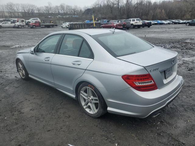 Photo 2 from auction – 2012 MERCEDES-BENZ C300 with VIN WDDGF8BB7CR190993