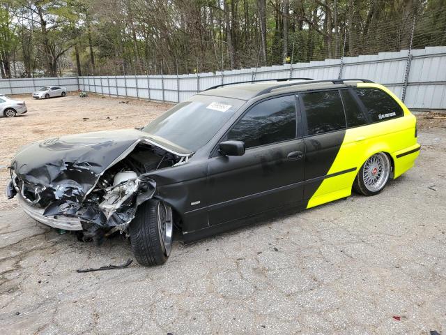 BMW 528 IT AUT 2000 مع رقم تعريف المركبة WBADP6346YBV65252 - صورة من المزاد