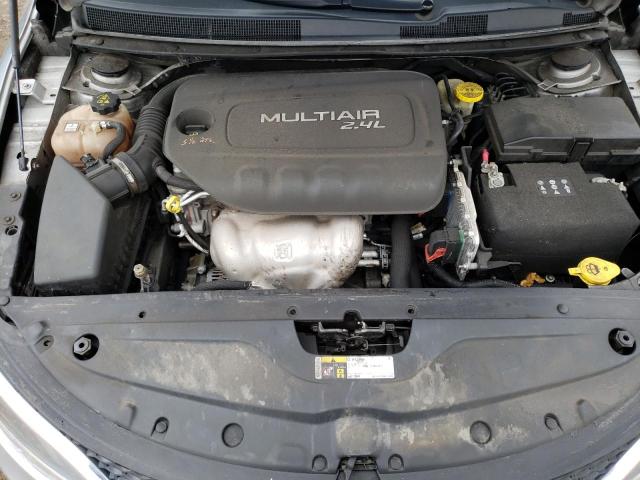Photo 11 from auction – 2016 CHRYSLER 200 LIMITE with VIN 1C3CCCABXGN177582