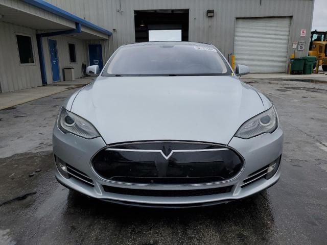 Photo 5 from auction – 2013 TESLA MODEL S with VIN 5YJSA1CN7DFP16372