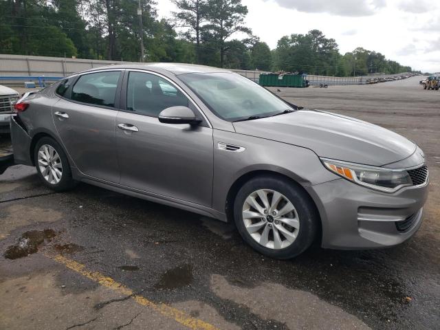 Photo 4 from auction – 2017 KIA OPTIMA LX with VIN 5XXGT4L37HG147705