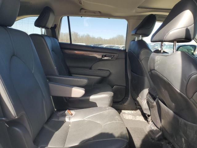 Photo 11 from auction – 2023 TOYOTA HIGHLANDER with VIN 5TDXBRCH2PS572094