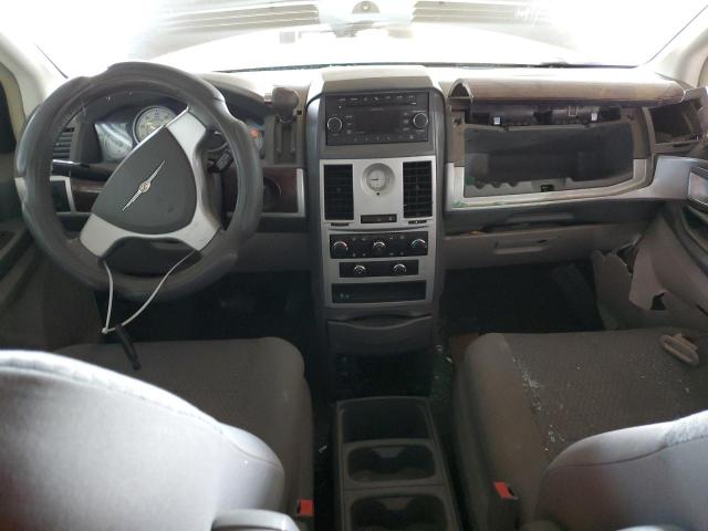Photo 8 from auction – 2010 CHRYSLER TOWN & COU with VIN 2A4RR5D11AR337467