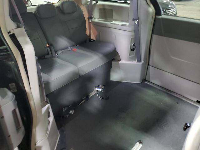 Photo 11 from auction – 2010 CHRYSLER TOWN & COU with VIN 2A4RR5D19AR282721