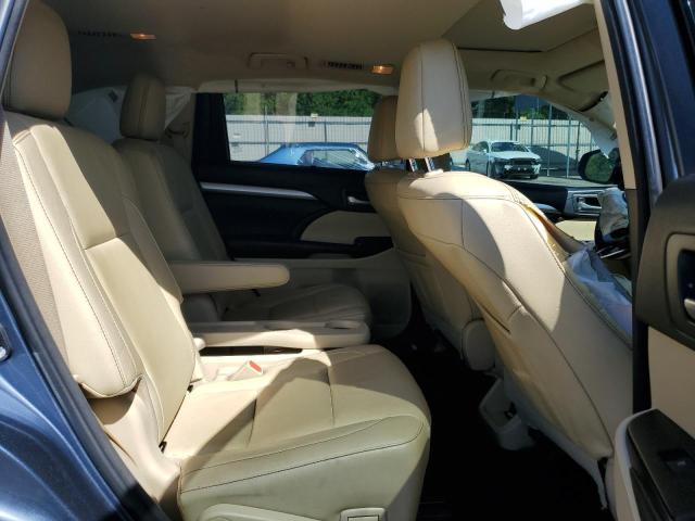 Photo 11 from auction – 2018 TOYOTA HIGHLANDER with VIN 5TDKZRFH7JS261821