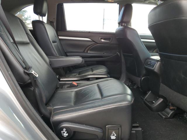 Photo 10 from auction – 2018 TOYOTA HIGHLANDER with VIN 5TDJZRFH5JS883720