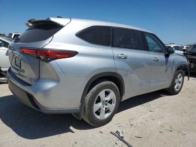 Photo 3 from auction – 2022 TOYOTA HIGHLANDER with VIN 5TDZZRAH5NS130026
