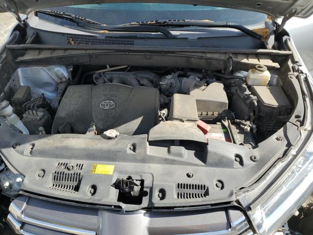 Photo 11 from auction – 2018 TOYOTA HIGHLANDER with VIN 5TDYZRFH1JS285669