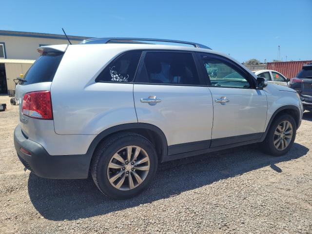 Photo 3 from auction – 2011 KIA SORENTO EX with VIN 5XYKU4A25BG126520