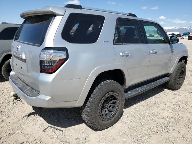 Photo 3 from auction – 2020 TOYOTA 4RUNNER SR with VIN JTEBU5JR9L5794331