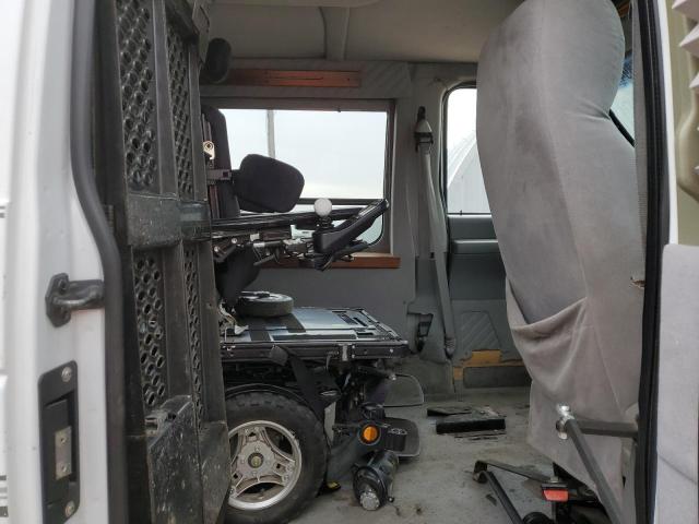 Photo 10 from auction – 2003 FORD ECONOLINE with VIN 1FDPE24L33HB00952
