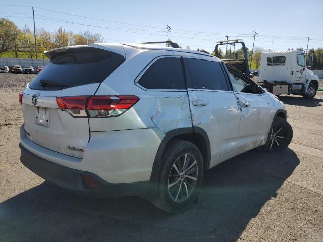 Photo 3 from auction – 2017 TOYOTA HIGHLANDER with VIN 5TDJZRFH2HS476027