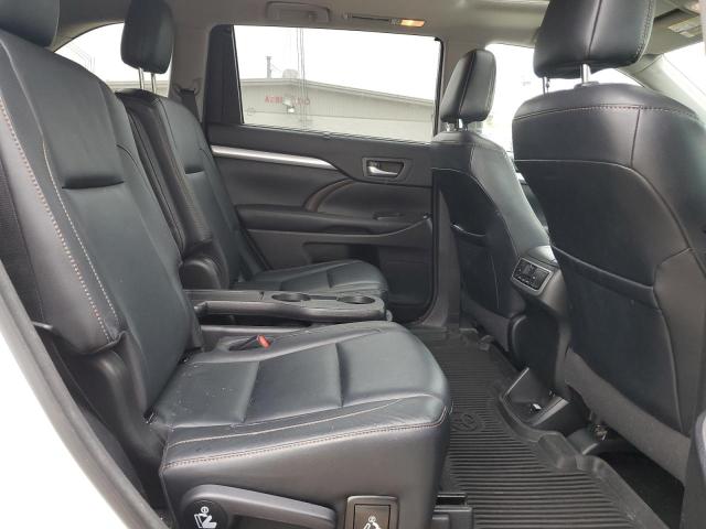 Photo 11 from auction – 2018 TOYOTA HIGHLANDER with VIN 5TDKZRFH2JS268854