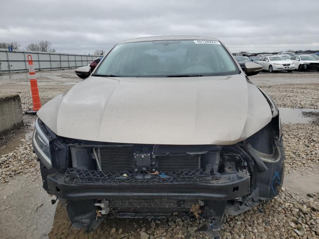Photo 5 from auction – 2016 VOLKSWAGEN PASSAT SEL with VIN 1VWCT7A35GC066068