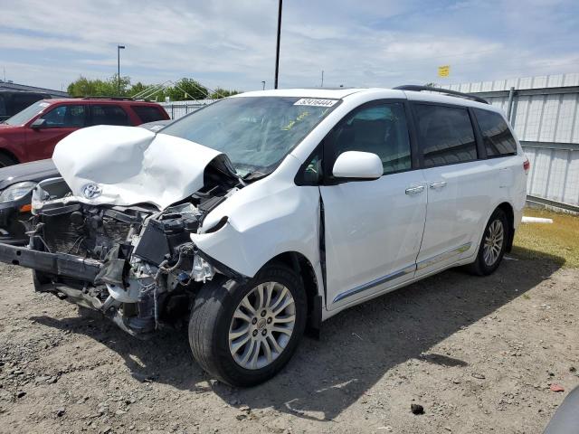 Photo 1 from auction – 2011 TOYOTA SIENNA XLE with VIN 5TDYK3DC0BS098711