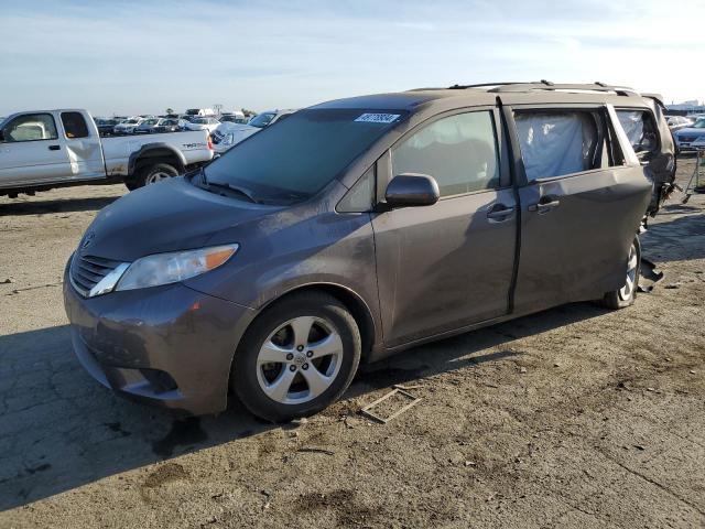 Photo 1 from auction – 2015 TOYOTA SIENNA LE with VIN 5TDKK3DC0FS665303