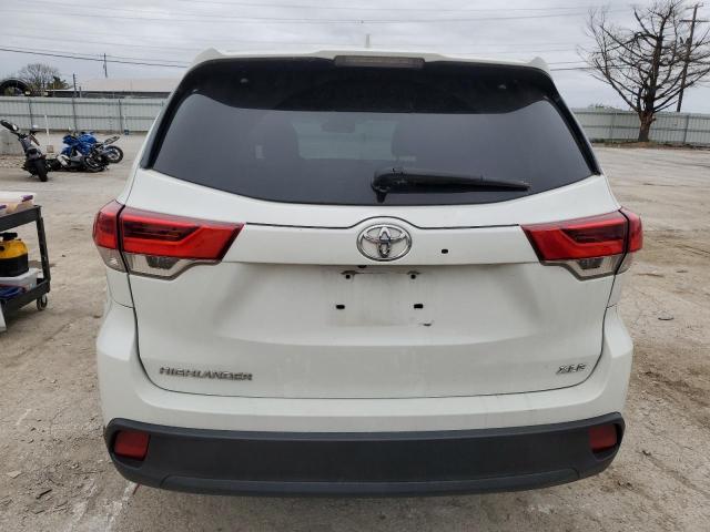 Photo 6 from auction – 2018 TOYOTA HIGHLANDER with VIN 5TDKZRFH2JS268854
