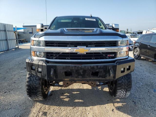 Photo 5 from auction – 2017 CHEVROLET SILVERADO with VIN 1GC1KWEY9HF126589