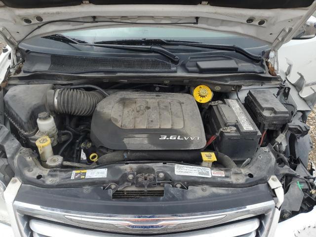 Photo 12 from auction – 2015 CHRYSLER TOWN & COU with VIN 2C4RC1CG4FR547803