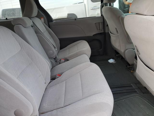 Photo 11 from auction – 2017 TOYOTA SIENNA LE with VIN 5TDKZ3DC2HS827673