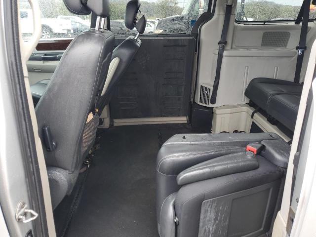 Photo 11 from auction – 2010 CHRYSLER TOWN & COU with VIN 2A4RR8D17AR400069