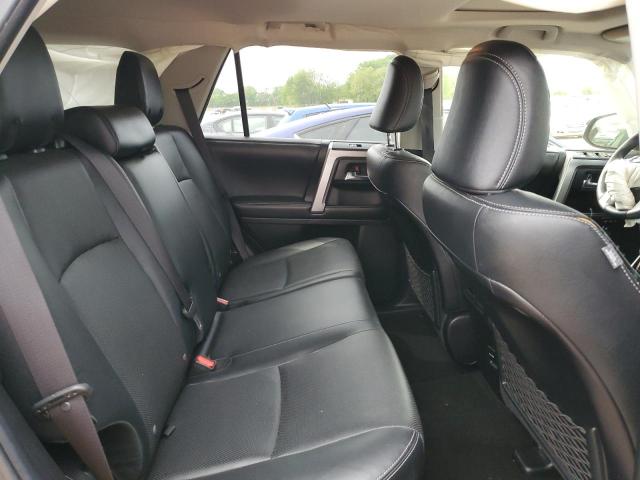 Photo 11 from auction – 2018 TOYOTA 4RUNNER SR with VIN JTEBU5JR3J5598656