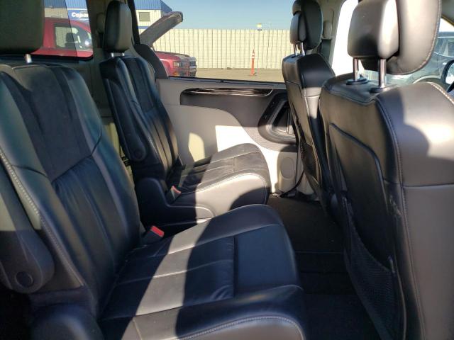 Photo 11 from auction – 2016 CHRYSLER TOWN & COU with VIN 2C4RC1GG4GR232771