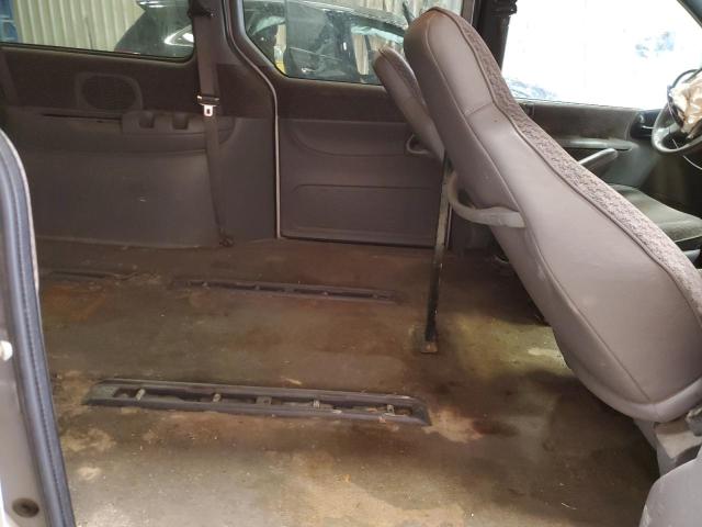 Photo 11 from auction – 2000 CHRYSLER GRAND VOYA with VIN 1C4GJ44G2YB764555