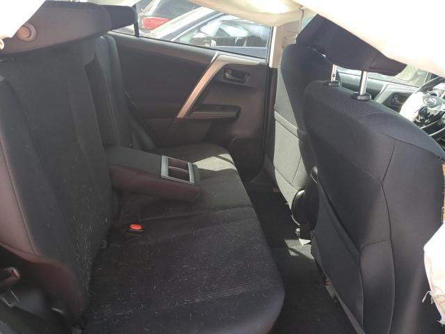Photo 10 from auction – 2018 TOYOTA RAV4 LE with VIN 2T3BFREV0JW707533