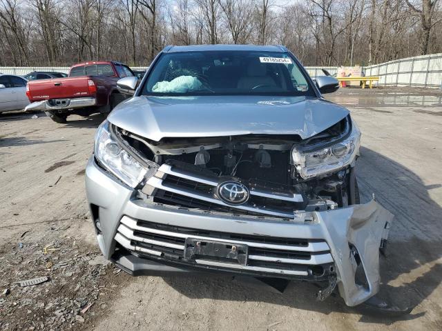 Photo 5 from auction – 2017 TOYOTA HIGHLANDER with VIN 5TDJZRFH9HS426533