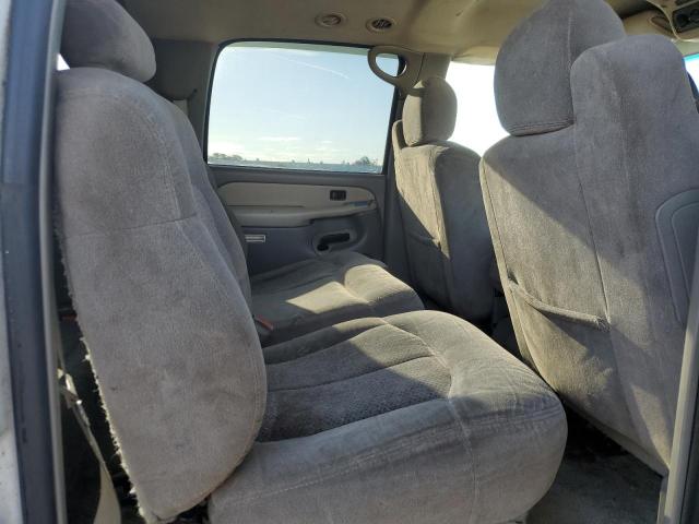 Photo 11 from auction – 2000 CHEVROLET SUBURBAN C with VIN 3GNEC16T0YG181555