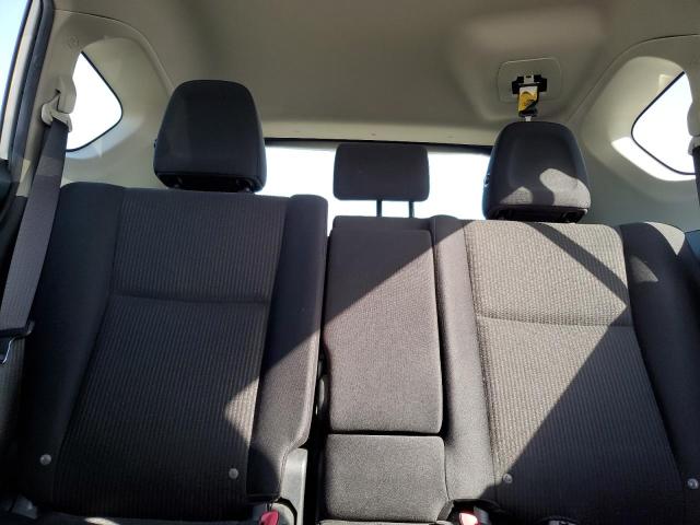 Photo 10 from auction – 2015 TOYOTA RAV4 LE with VIN JTMBFREV3FD132090