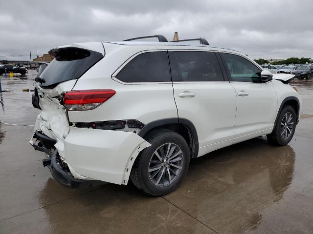 Photo 3 from auction – 2018 TOYOTA HIGHLANDER with VIN 5TDKZRFH8JS538122