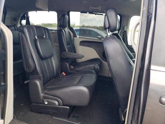 Photo 11 from auction – 2016 CHRYSLER TOWN & COU with VIN 2C4RC1BG5GR200080
