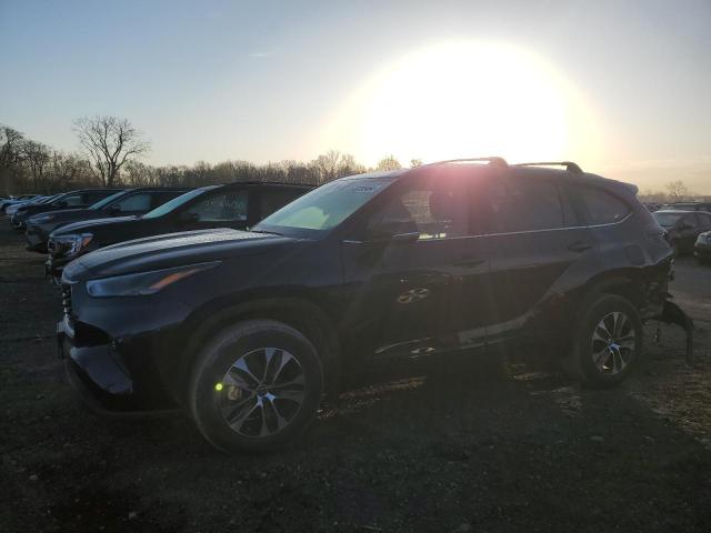 TOYOTA HIGHLANDER 2022 with VIN 5TDGZRBH9NS592675 - Photo from auction