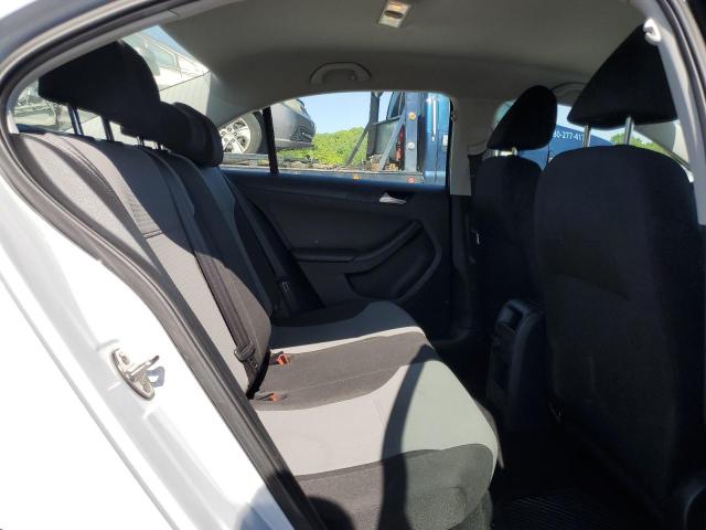 Photo 10 from auction – 2017 VOLKSWAGEN JETTA S with VIN 3VW2B7AJ3HM307266