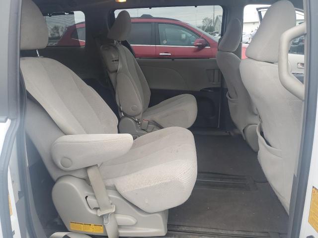 Photo 11 from auction – 2014 TOYOTA SIENNA LE with VIN 5TDKK3DC0ES510913