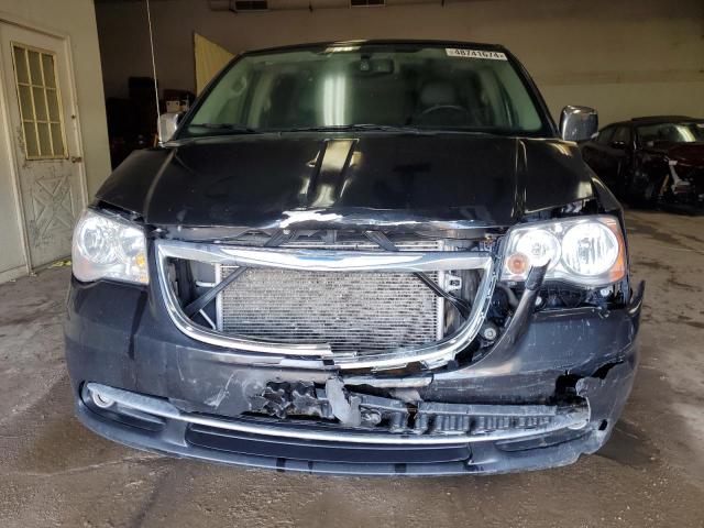 Photo 5 from auction – 2016 CHRYSLER TOWN & COU with VIN 2C4RC1CG5GR158864
