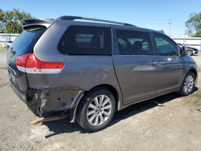 Photo 3 from auction – 2012 TOYOTA SIENNA XLE with VIN 5TDDK3DC9CS047837
