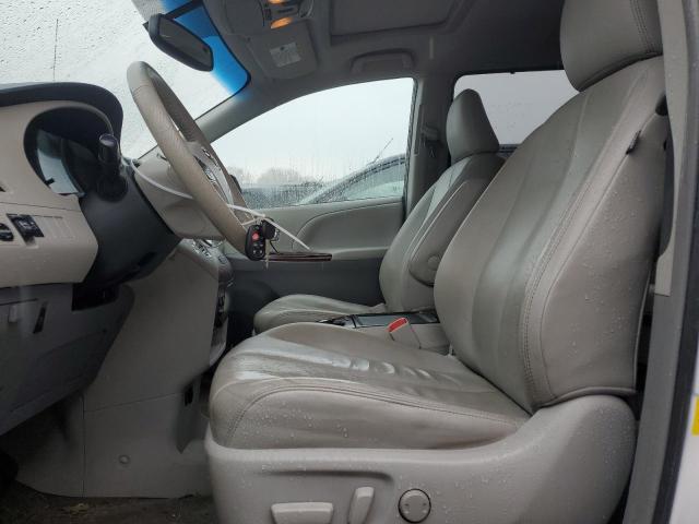 Photo 7 from auction – 2013 TOYOTA SIENNA XLE with VIN 5TDYK3DC0DS340724